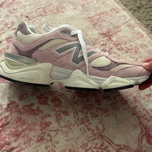 Women's New Balance 9060’s